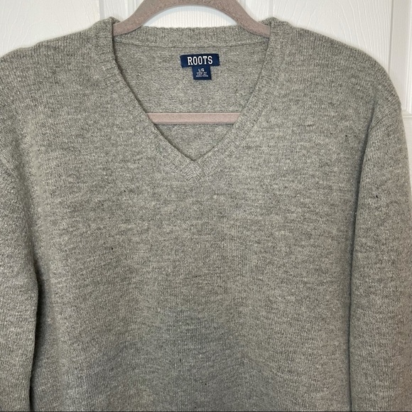 ROOTS V Neck Pullover Wool Grey V Neck Cozy Sweater Large - Picture 2 of 6